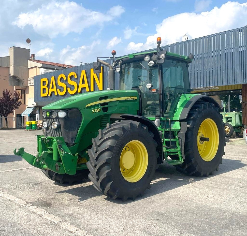 JOHN DEERE 7730 - Farm tractor: picture 1 JOHN DEERE 7730 - Farm tractor: picture 1