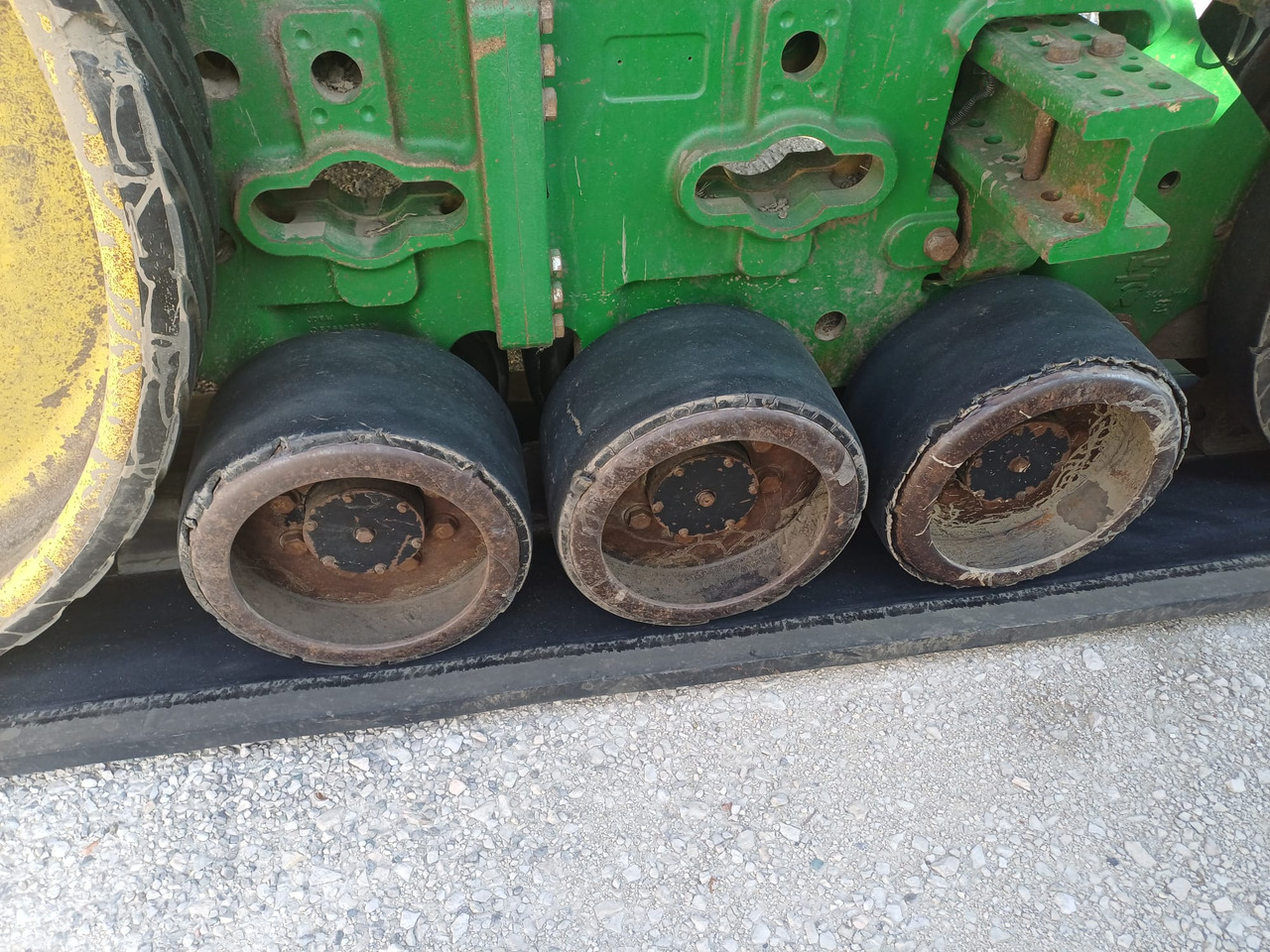 JOHN DEERE 8320 RT - Farm tractor: picture 5 JOHN DEERE 8320 RT - Farm tractor: picture 5