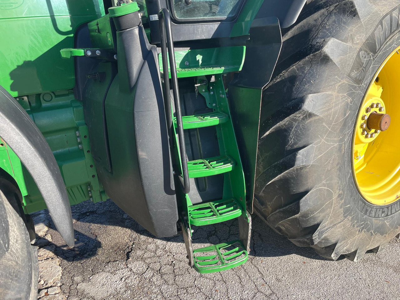 JOHN DEERE 8370 R - Farm tractor: picture 5 JOHN DEERE 8370 R - Farm tractor: picture 5