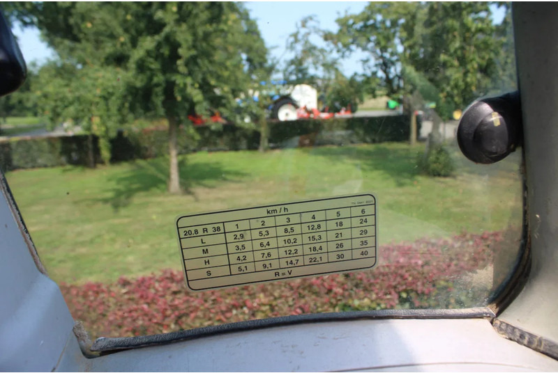 Farm tractor Deutz Agrotron 6.30S: picture 16