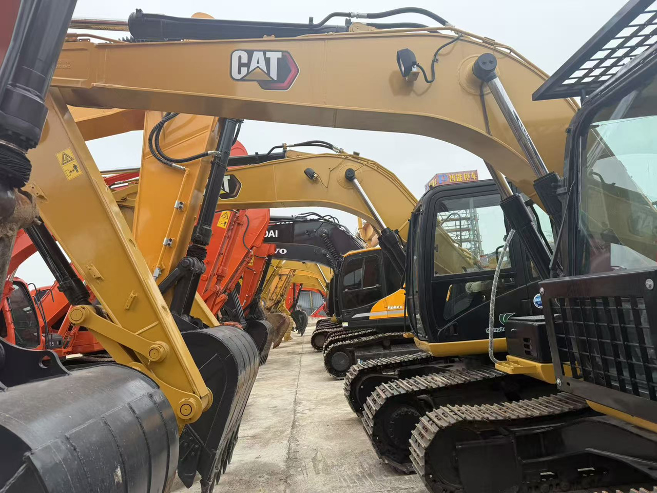 CATERPILLAR 312D - Crawler excavator: picture 3 CATERPILLAR 312D - Crawler excavator: picture 3