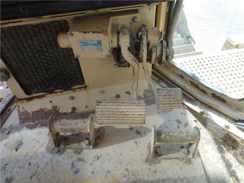 Bulldozer CATERPILLAR D8R [ Copy ] [ Copy ] [ Copy ] [ Copy ] [ Copy ]: picture 28