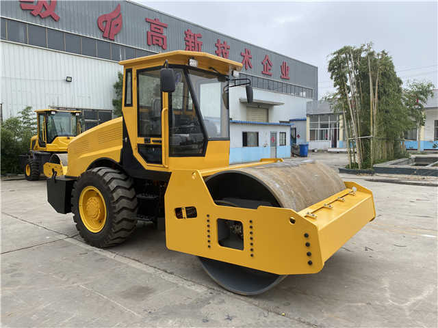China Made Small Size Road Roller , Brand New Roller , New Compactor Machines - Compactor: picture 3 China Made Small Size Road Roller , Brand New Roller , New Compactor Machines - Compactor: picture 3