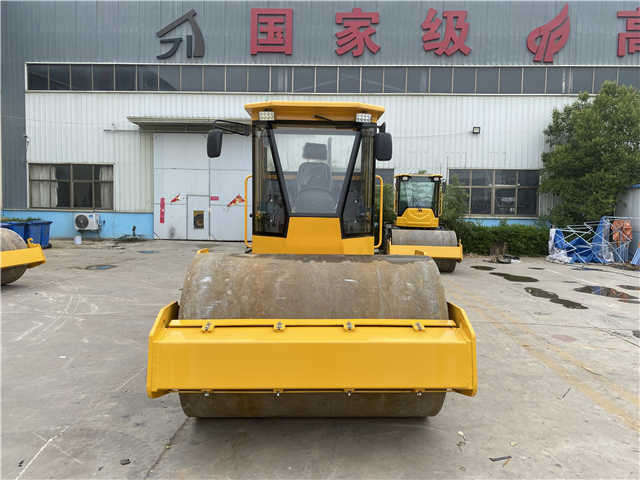 China Made Small Size Road Roller , Brand New Roller , New Compactor Machines - Compactor: picture 2 China Made Small Size Road Roller , Brand New Roller , New Compactor Machines - Compactor: picture 2