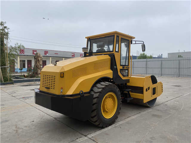 China Made Small Size Road Roller , Brand New Roller , New Compactor Machines - Compactor: picture 5 China Made Small Size Road Roller , Brand New Roller , New Compactor Machines - Compactor: picture 5