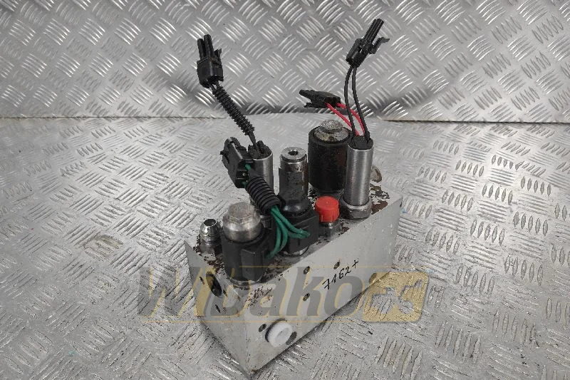 Case 198998A4 E-3 C-2 - Hydraulic valve for Construction machinery: picture 1 Case 198998A4 E-3 C-2 - Hydraulic valve for Construction machinery: picture 1