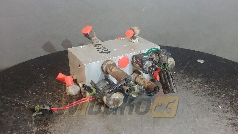 Case 198998A4 E-3 C-2 - Hydraulic valve for Construction machinery: picture 1 Case 198998A4 E-3 C-2 - Hydraulic valve for Construction machinery: picture 1