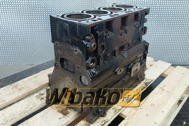 Crankcase for engine Perkins 1104 3711H26A/1 - Crankcase for Construction machinery: picture 1 Crankcase for engine Perkins 1104 3711H26A/1 - Crankcase for Construction machinery: picture 1