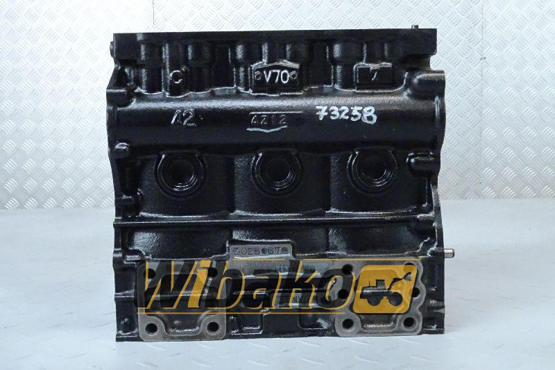 Crankcase for engine Yanmar 3TNV70 4Z12 - Crankcase for Construction machinery: picture 1 Crankcase for engine Yanmar 3TNV70 4Z12 - Crankcase for Construction machinery: picture 1