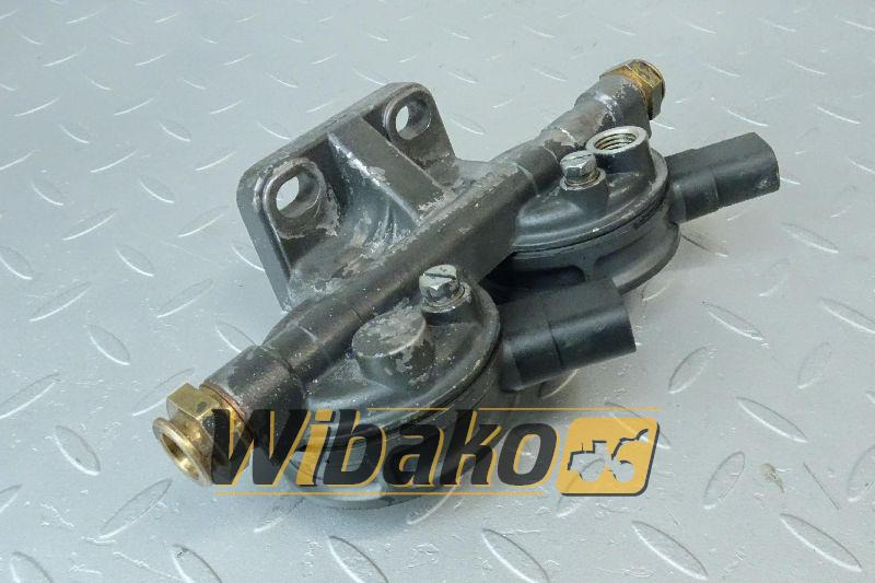 Fuel filter bracket Iveco 98409998 - Fuel filter for Construction machinery: picture 1 Fuel filter bracket Iveco 98409998 - Fuel filter for Construction machinery: picture 1