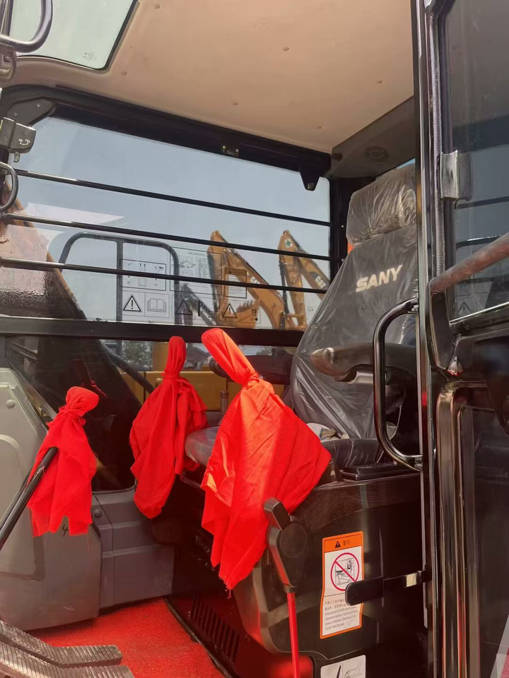 CATERPILLAR 323D2L - Crawler excavator: picture 2 CATERPILLAR 323D2L - Crawler excavator: picture 2