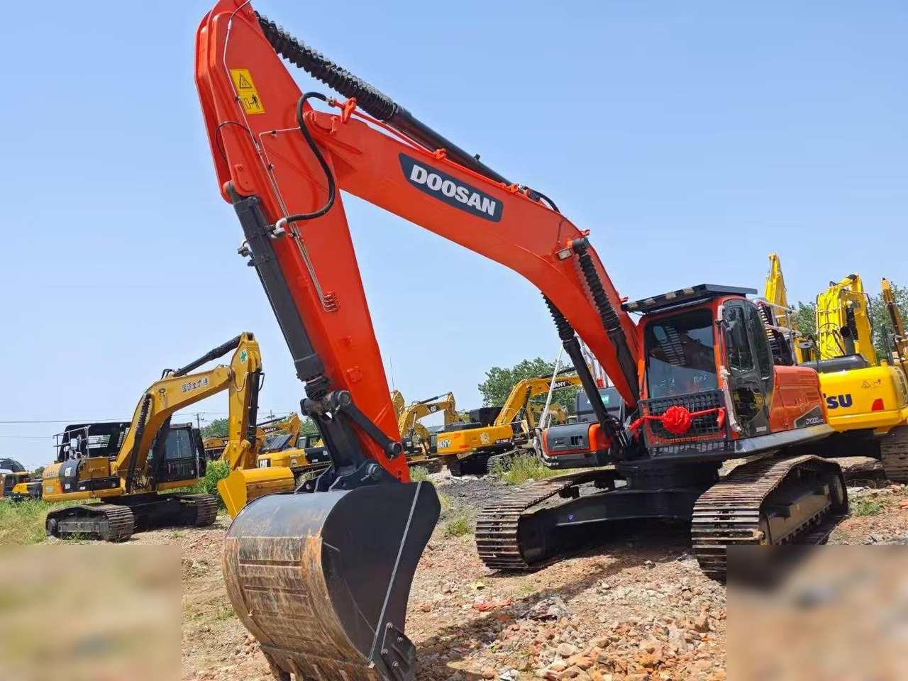 DOOSAN DX300 LC - Crawler excavator: picture 1 DOOSAN DX300 LC - Crawler excavator: picture 1