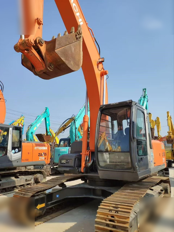 HITACHI ZX210 - Crawler excavator: picture 2 HITACHI ZX210 - Crawler excavator: picture 2