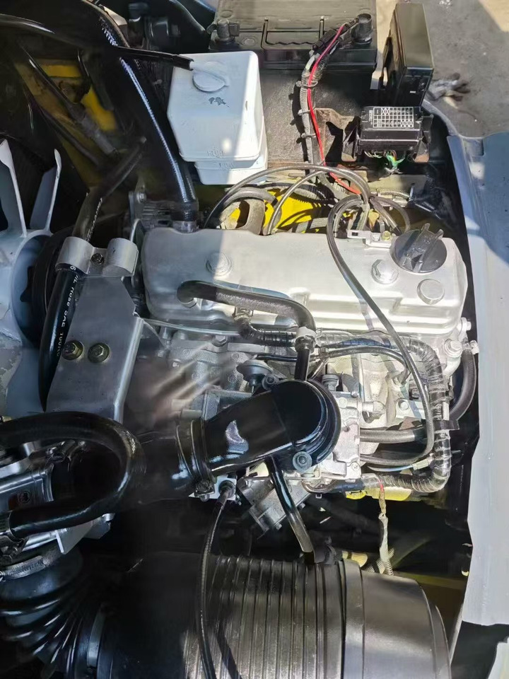 KOMATSU 3-ton - Diesel forklift: picture 2 KOMATSU 3-ton - Diesel forklift: picture 2