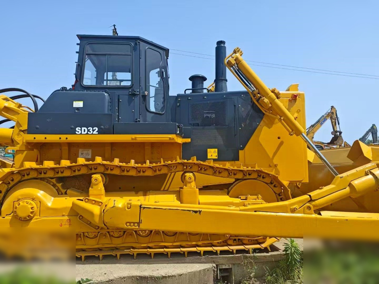 SHANTUI SD32 - Bulldozer: picture 1 SHANTUI SD32 - Bulldozer: picture 1