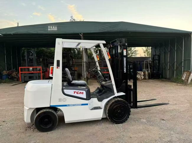 TCM 3-TON - Diesel forklift: picture 2 TCM 3-TON - Diesel forklift: picture 2