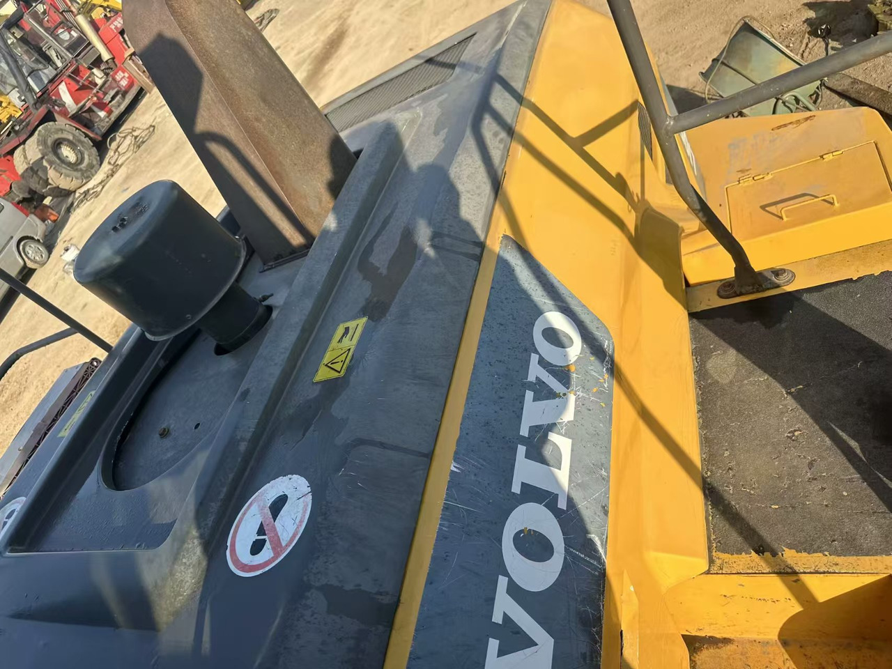 VOLVO 105L - Wheel loader: picture 3 VOLVO 105L - Wheel loader: picture 3