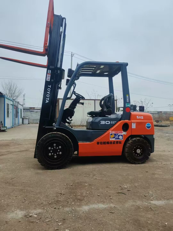 Toyata 3-ton - Diesel forklift: picture 5 Toyata 3-ton - Diesel forklift: picture 5