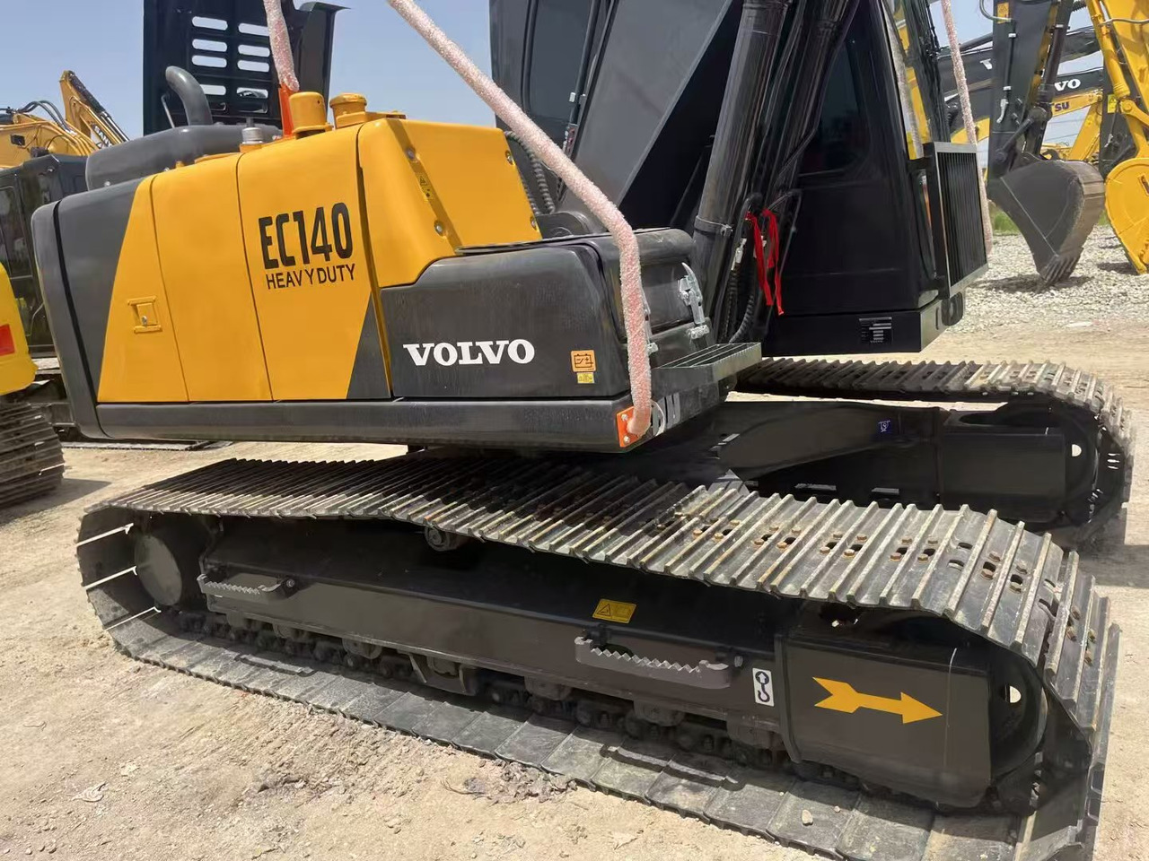 Crawler excavator volvo EC140: picture 15