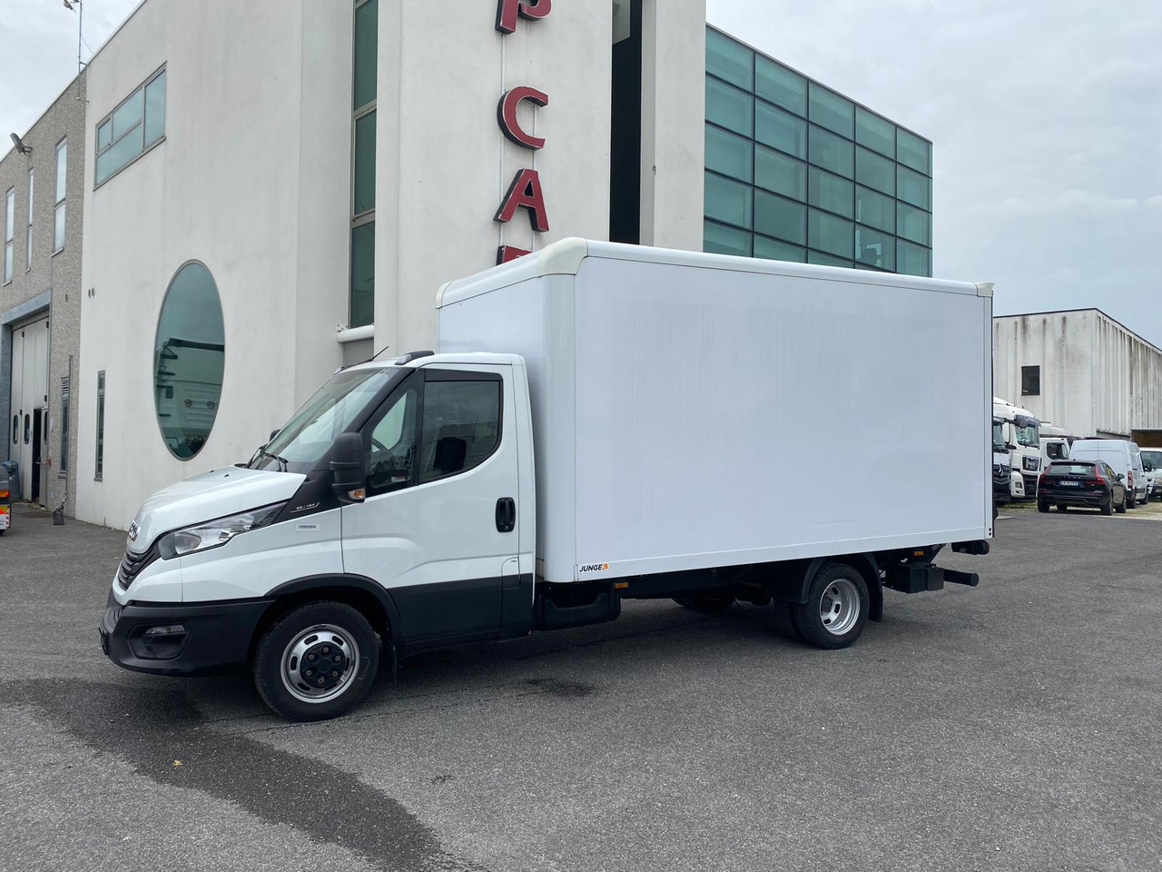 IVECO DAILY 35C16 - Closed box van: picture 1 IVECO DAILY 35C16 - Closed box van: picture 1