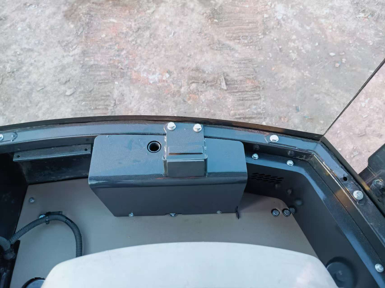 KOMATSU Best Quality Komatsu PC35mr Used Mini Excavator Earth-moving Machinery in Good Condition - Construction machinery: picture 3 KOMATSU Best Quality Komatsu PC35mr Used Mini Excavator Earth-moving Machinery in Good Condition - Construction machinery: picture 3