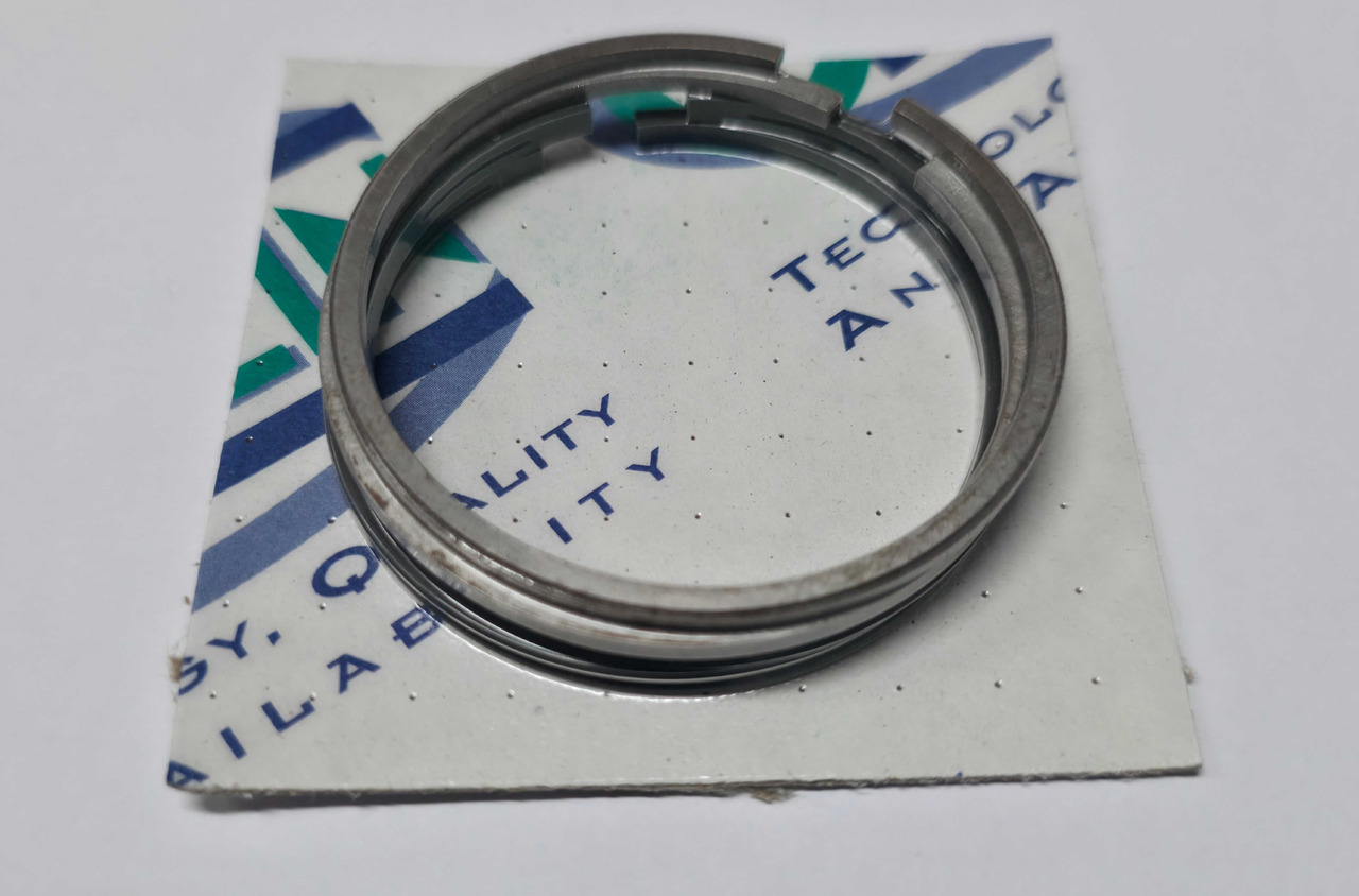 Zestaw pierścieni tłoka kompresora 0.900.0062.3 Same Lamborghini - Piston/ Ring/ Bushing for Agricultural machinery: picture 1 Zestaw pierścieni tłoka kompresora 0.900.0062.3 Same Lamborghini - Piston/ Ring/ Bushing for Agricultural machinery: picture 1