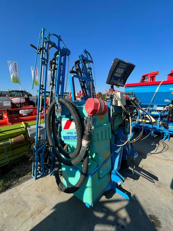 Berthoud Force 1000 - Tractor mounted sprayer: picture 1 Berthoud Force 1000 - Tractor mounted sprayer: picture 1