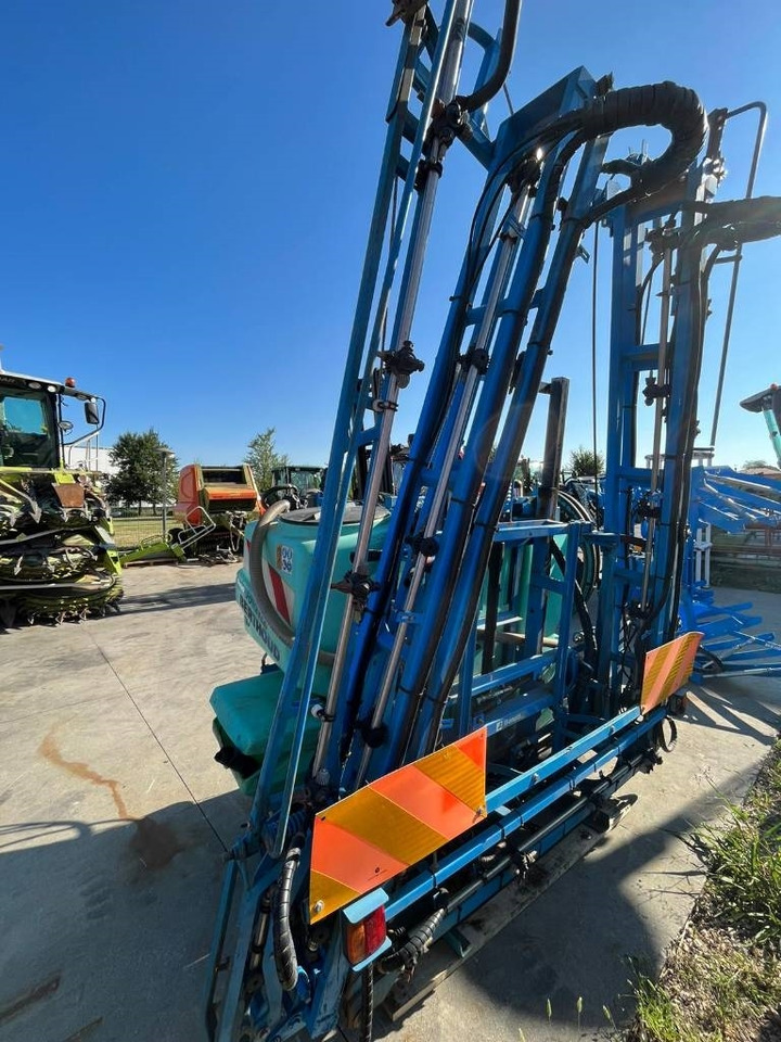 Berthoud Force 1000 - Tractor mounted sprayer: picture 3 Berthoud Force 1000 - Tractor mounted sprayer: picture 3