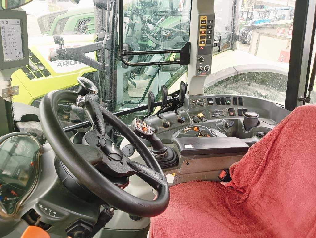 Claas Arion 460 - Farm tractor: picture 2 Claas Arion 460 - Farm tractor: picture 2