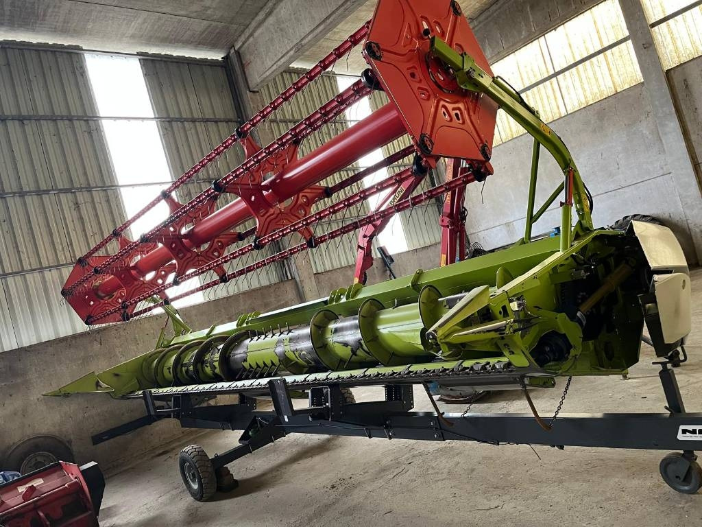 Claas CERIO 680 - Harvester attachment: picture 1 Claas CERIO 680 - Harvester attachment: picture 1