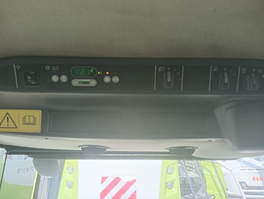 Claas Lexion 570  - Combine harvester: picture 2 Claas Lexion 570  - Combine harvester: picture 2