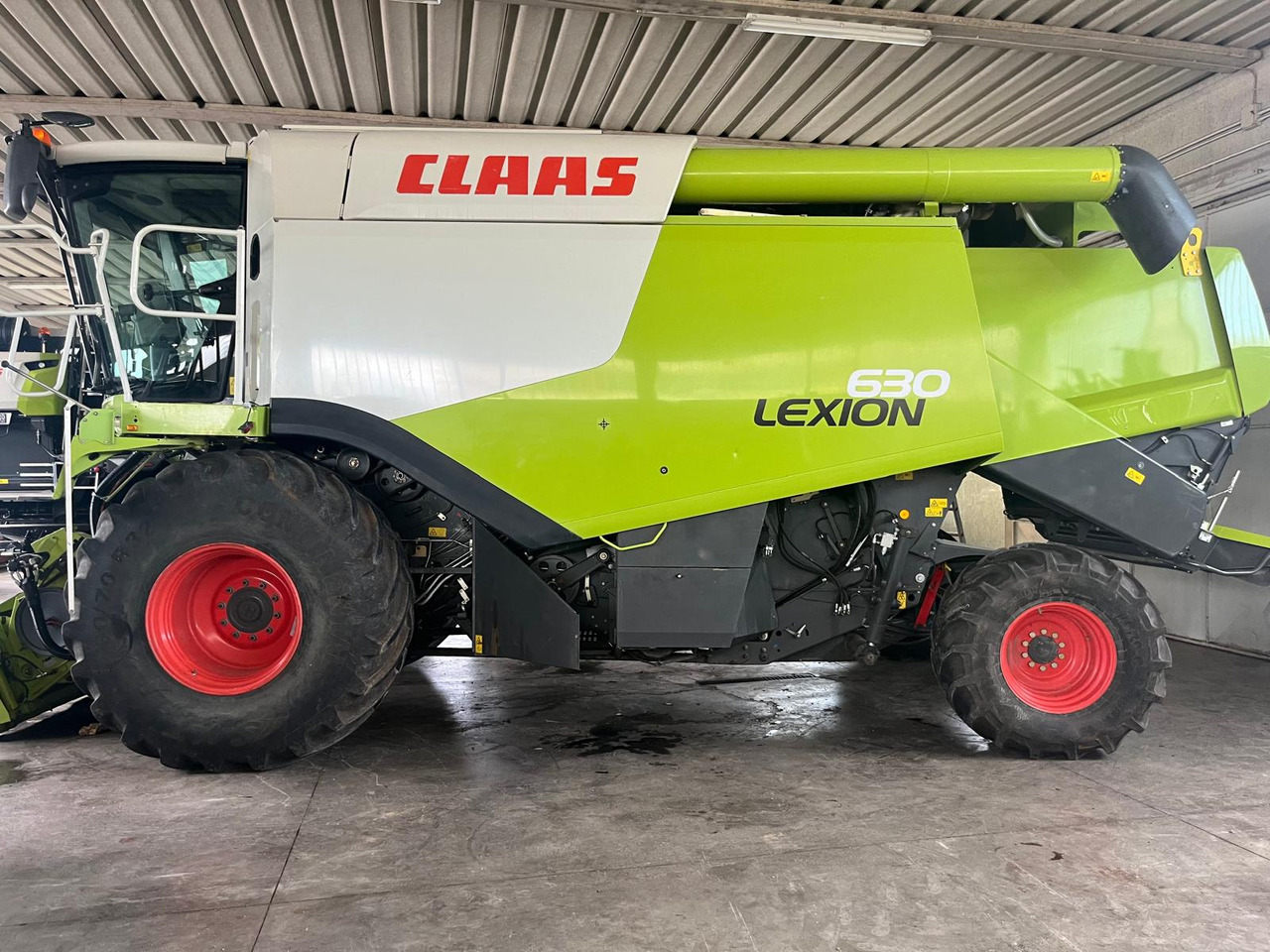 Claas Lexion 630 Montana  - Combine harvester: picture 1 Claas Lexion 630 Montana  - Combine harvester: picture 1