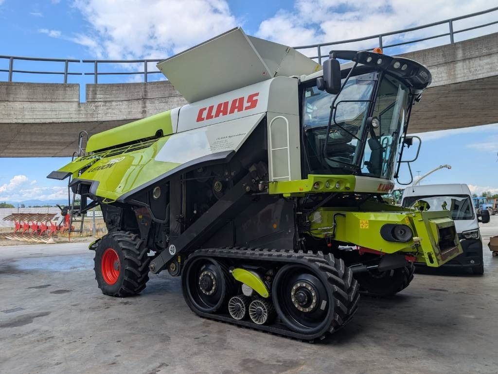 Claas Lexion 760 TT  - Combine harvester: picture 1 Claas Lexion 760 TT  - Combine harvester: picture 1