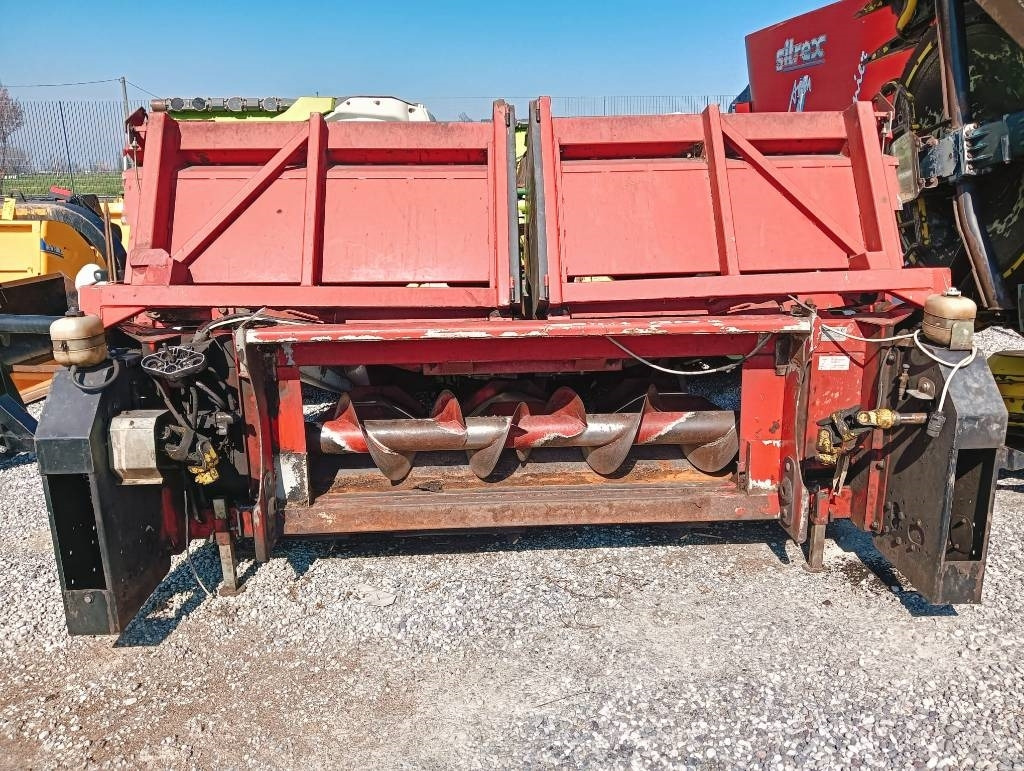 Dominoni 8 FILE - Corn header: picture 4 Dominoni 8 FILE - Corn header: picture 4