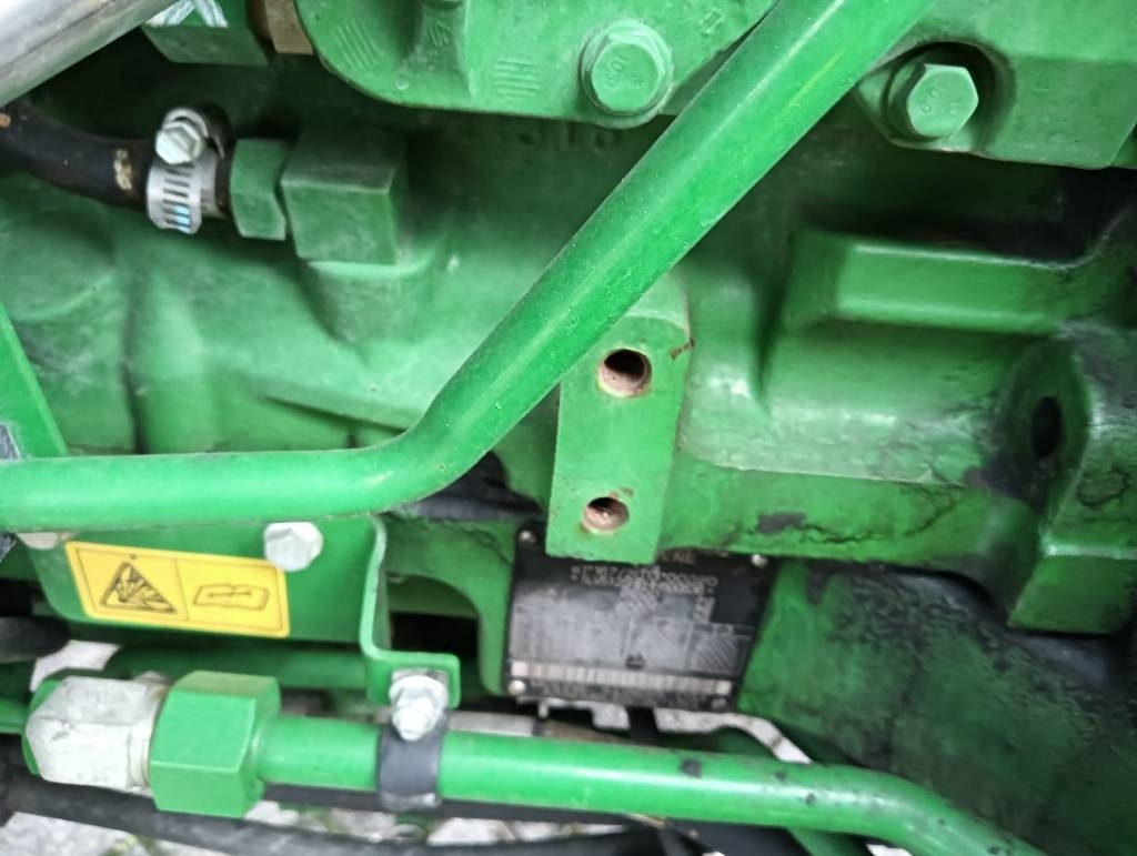 John Deere 5125 R - Farm tractor: picture 4 John Deere 5125 R - Farm tractor: picture 4