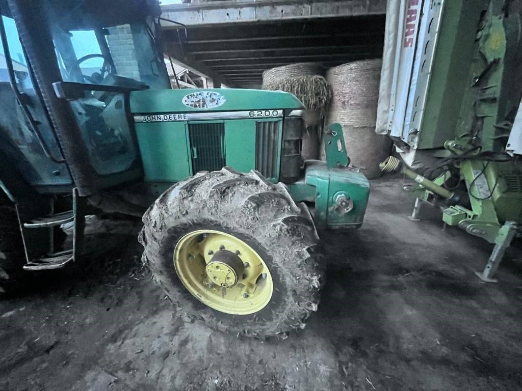 John Deere 6200 - Farm tractor: picture 2 John Deere 6200 - Farm tractor: picture 2