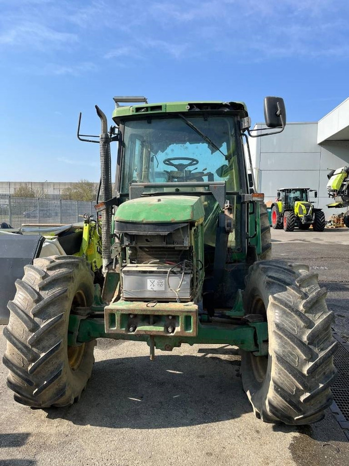 John Deere 6310 - Farm tractor: picture 2 John Deere 6310 - Farm tractor: picture 2