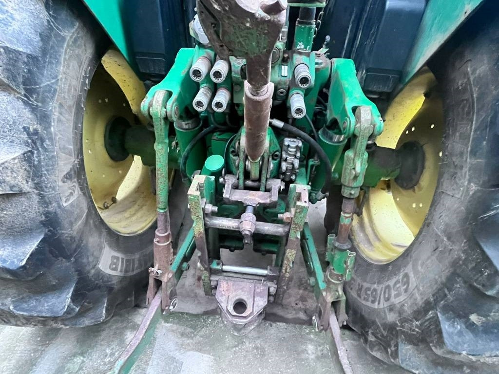 John Deere 6610 - Farm tractor: picture 4 John Deere 6610 - Farm tractor: picture 4