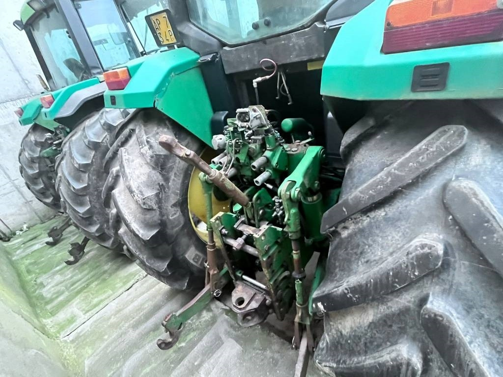 John Deere 6610 - Farm tractor: picture 5 John Deere 6610 - Farm tractor: picture 5