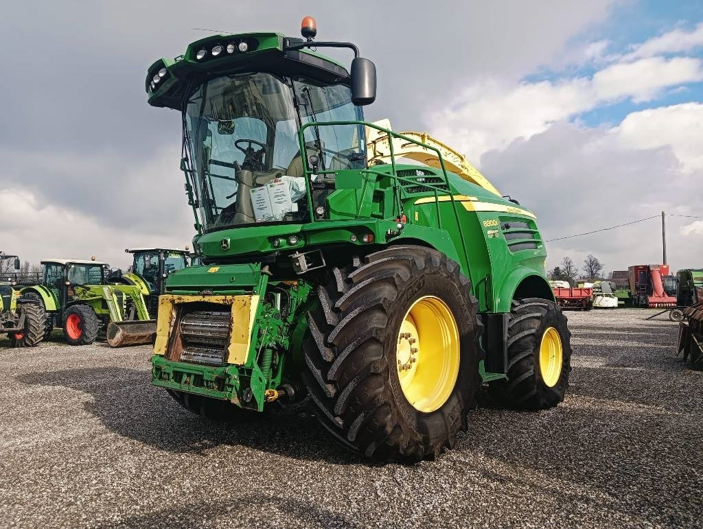 John Deere 8800  - Forage harvester: picture 2 John Deere 8800  - Forage harvester: picture 2