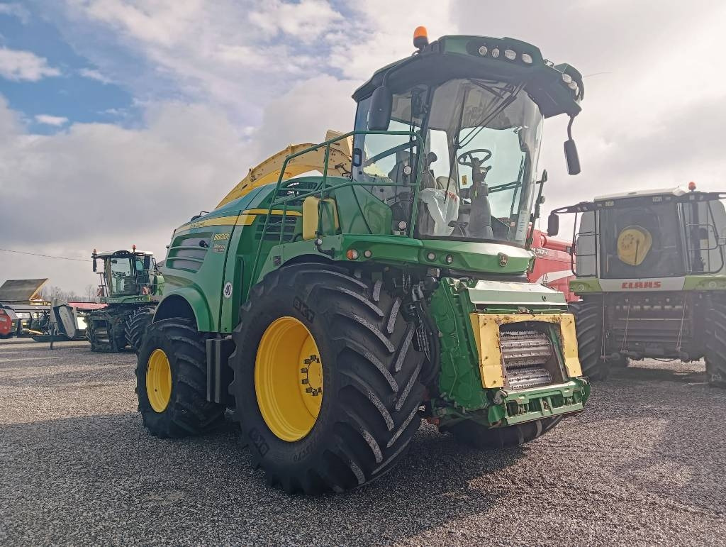 John Deere 8800  - Forage harvester: picture 1 John Deere 8800  - Forage harvester: picture 1