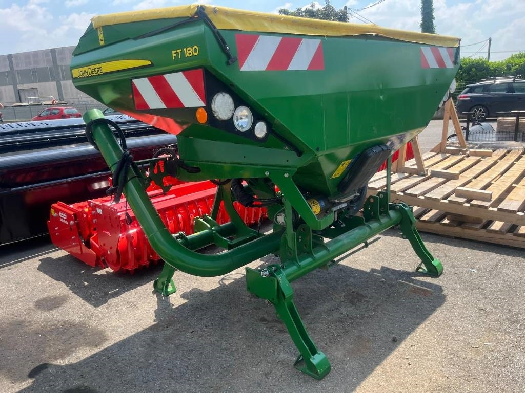 John Deere FT 180 - Fertilizer spreader: picture 1 John Deere FT 180 - Fertilizer spreader: picture 1