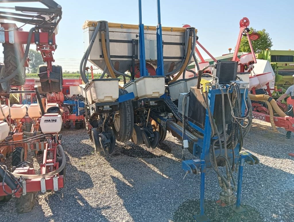 Precision seeder Kinze 3000: picture 9
