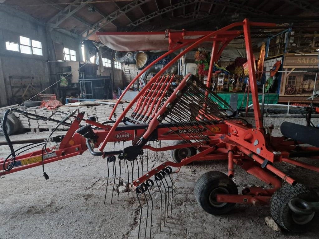 Kuhn 5031T  - Tedder/ Rake: picture 4 Kuhn 5031T  - Tedder/ Rake: picture 4