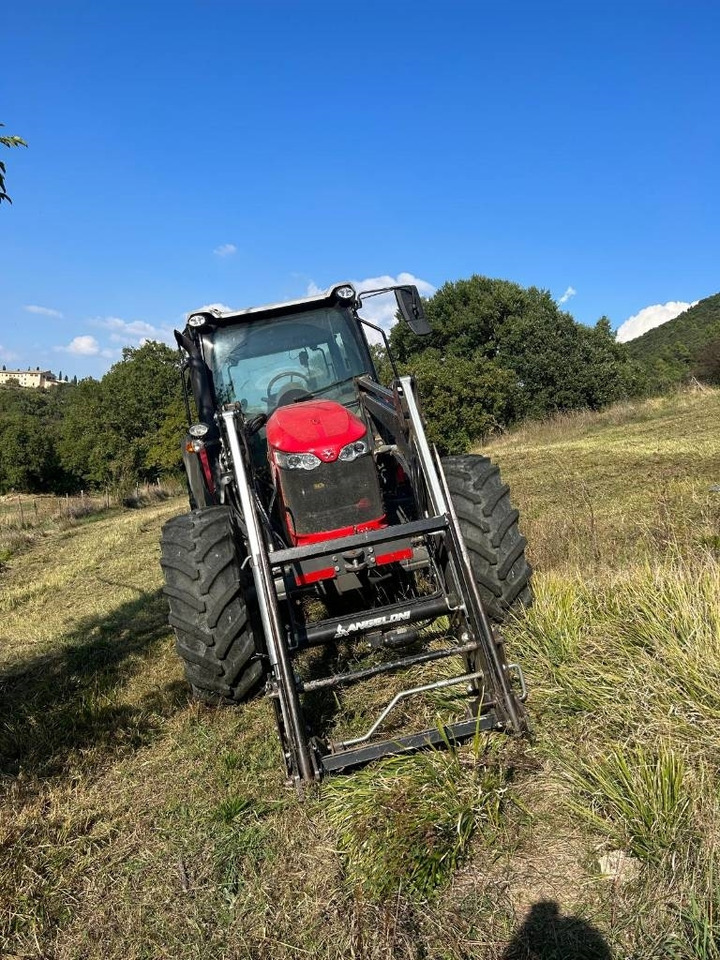Massey Ferguson 5710 - Farm tractor: picture 5 Massey Ferguson 5710 - Farm tractor: picture 5