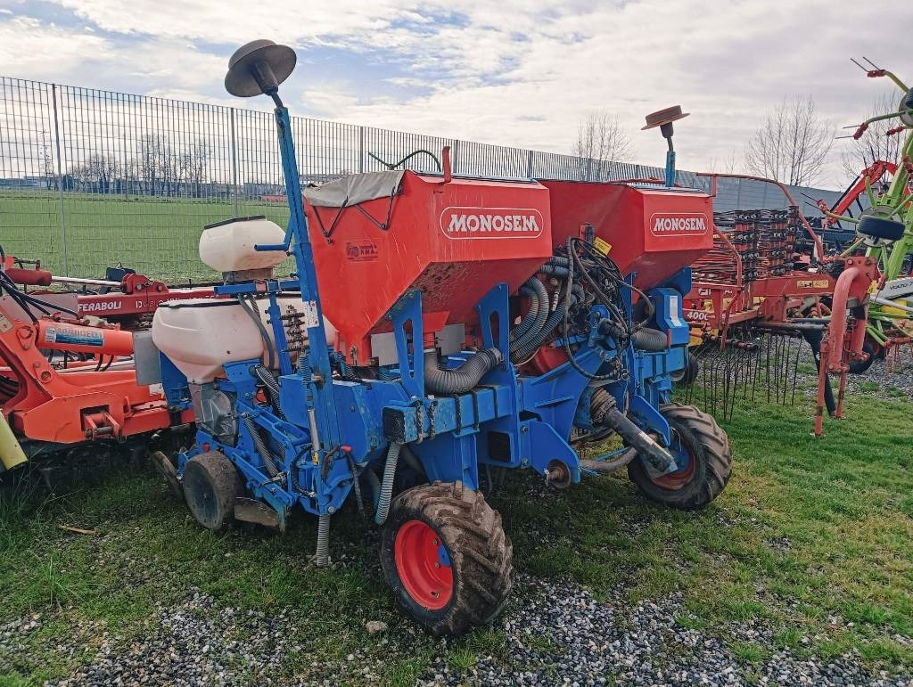 Monosem NG PLUS 4 - Precision seeder: picture 1 Monosem NG PLUS 4 - Precision seeder: picture 1