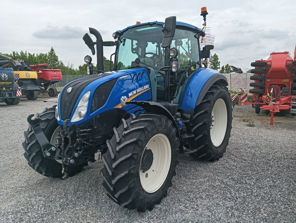 New Holland T 5.120 - Farm tractor: picture 3 New Holland T 5.120 - Farm tractor: picture 3