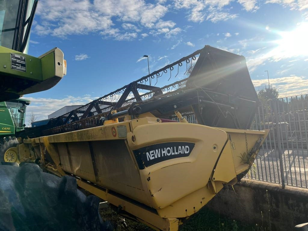 New Holland Tipo 30 - Harvester attachment: picture 1 New Holland Tipo 30 - Harvester attachment: picture 1