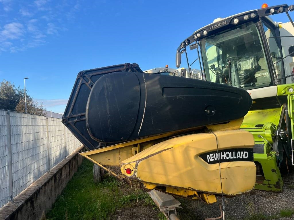 New Holland Tipo 30 - Harvester attachment: picture 4 New Holland Tipo 30 - Harvester attachment: picture 4