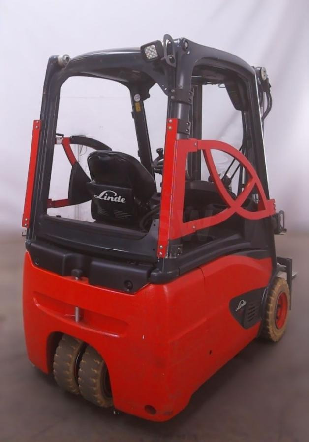 Fenwick E16 - Electric forklift: picture 2 Fenwick E16 - Electric forklift: picture 2